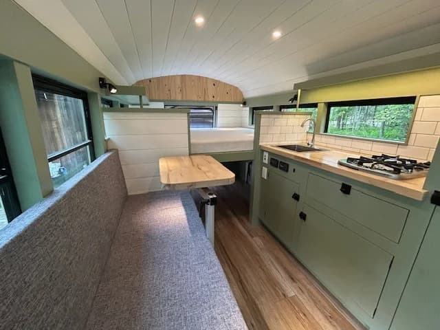 2007 Chevy Express 3500 Skoolie Conversion - Image 5