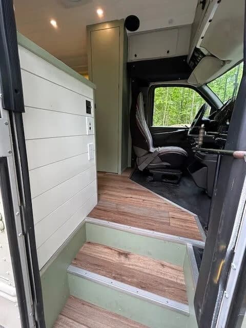 2007 Chevy Express 3500 Skoolie Conversion - Image 6