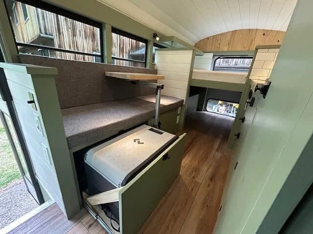 2007 Chevy Express 3500 Skoolie Conversion - Image 9