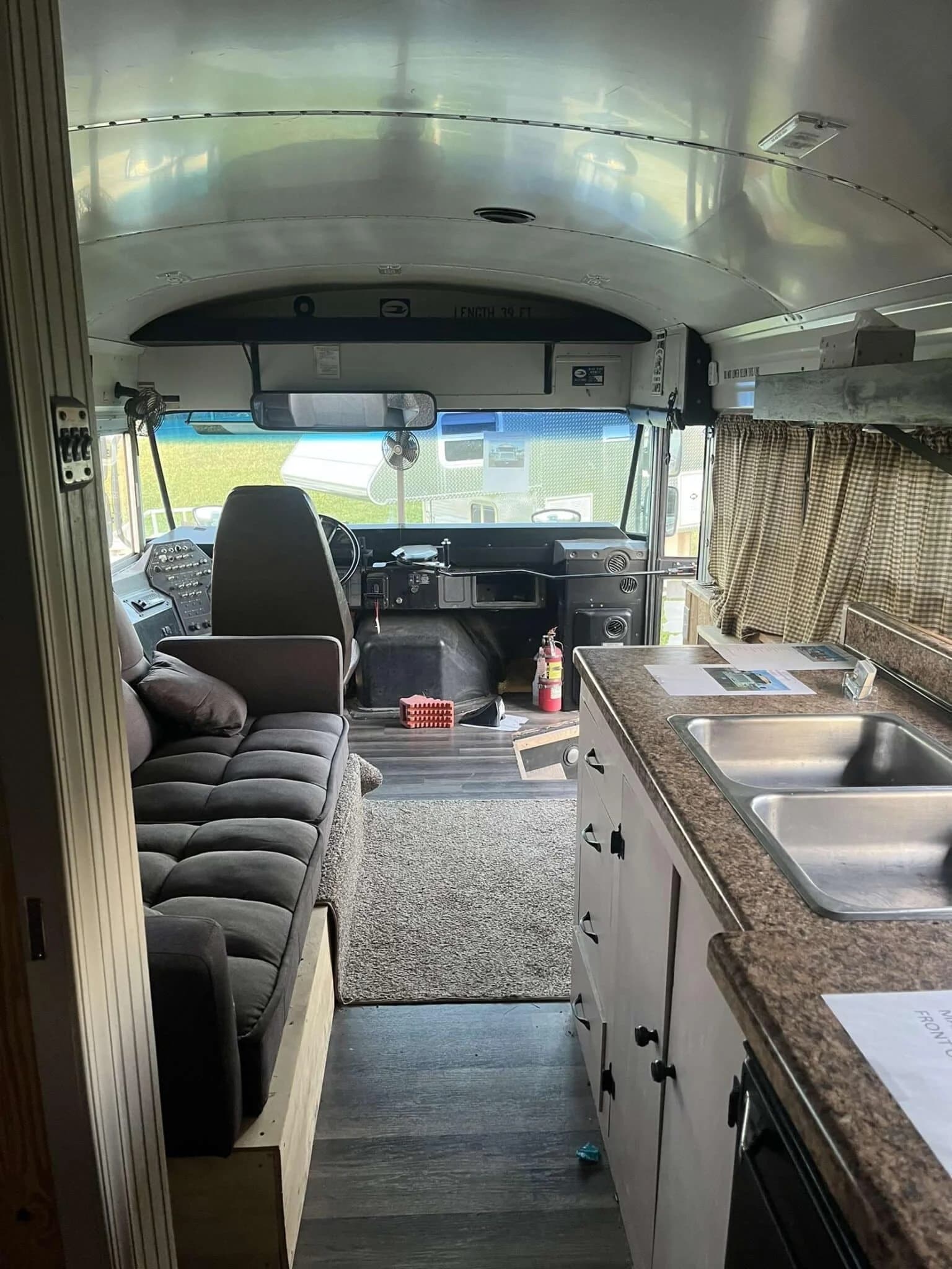 2000 International Blue Bird Skoolie Conversion - Image 3