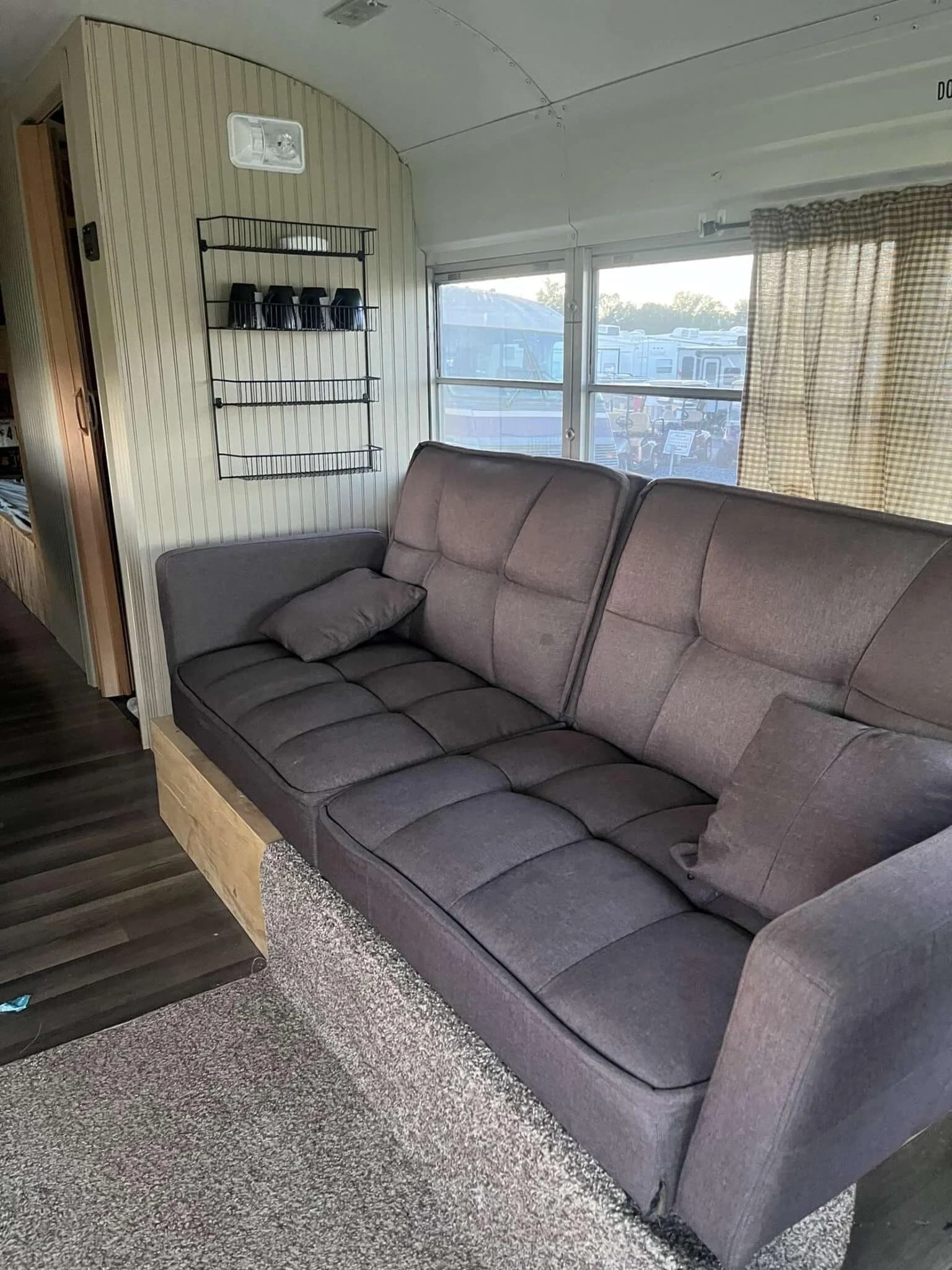 2000 International Blue Bird Skoolie Conversion - Image 7