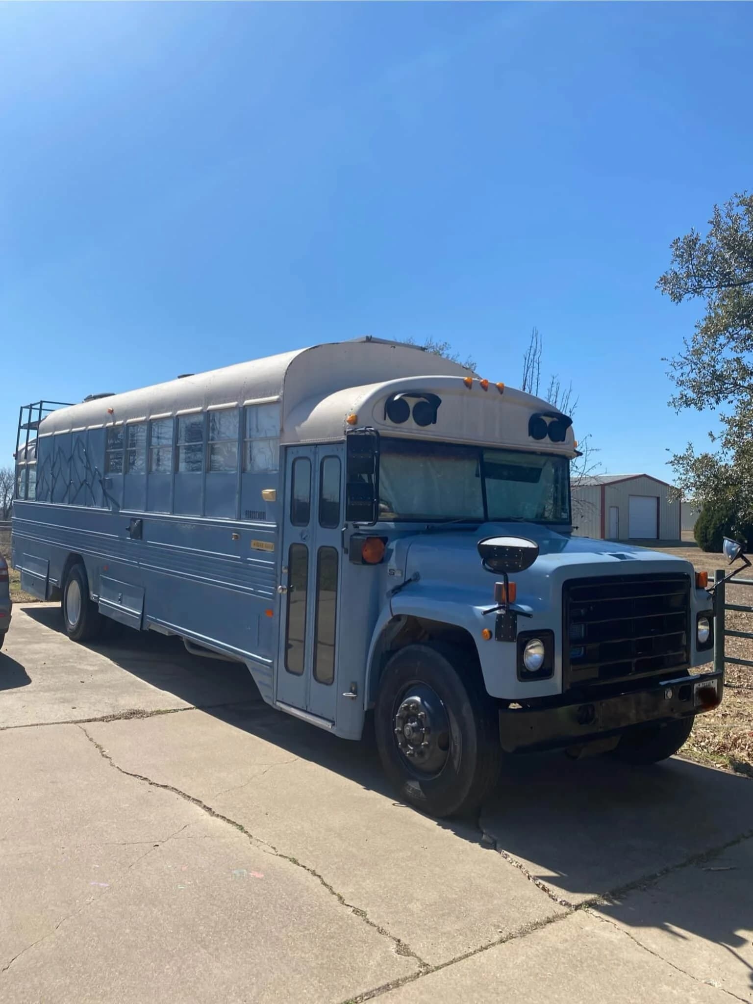 1989 International Blue Bird Skoolie Conversion - Image 4