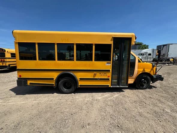 2009 Chevrolet Mini School Bus - Image 2