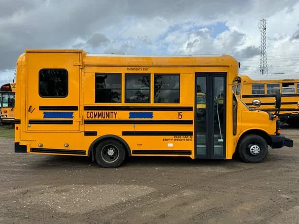 2013 Chevrolet Starcraft Micro Bird School Bus - Image 4