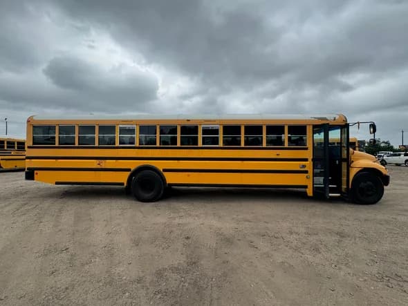 2014 International Dog Nose School Bus - Image 2