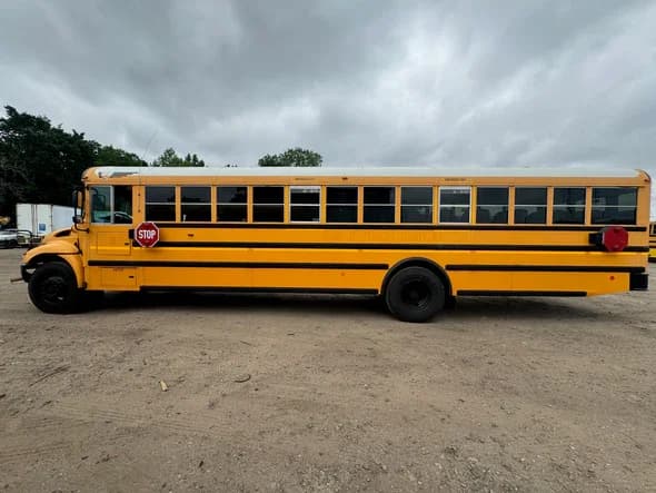 2014 International Dog Nose School Bus - Image 5