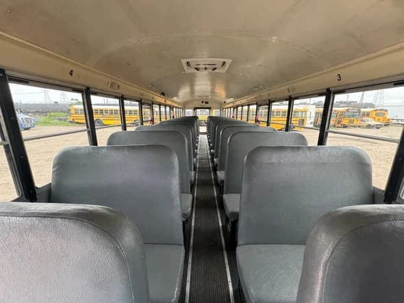 2014 International Dog Nose School Bus - Image 8