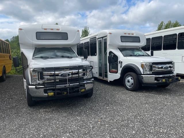 3 Matching 2018 Ford F-550 ADA Shuttles - Image 4