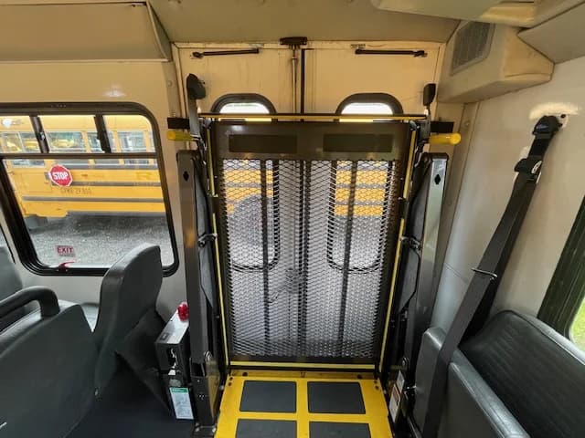3 Matching 2018 Ford F-550 ADA Shuttles - Image 8