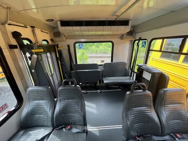 3 Matching 2018 Ford F-550 ADA Shuttles - Image 9
