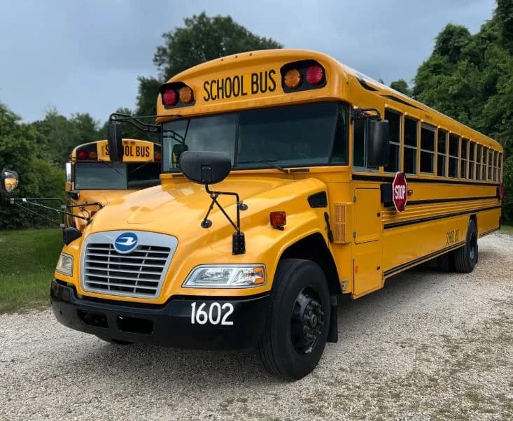 2016 Blue Bird Vision School Bus - Image 2