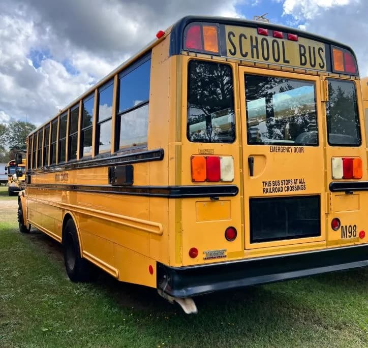 2011 Freightliner Thomas School Bus - Image 2