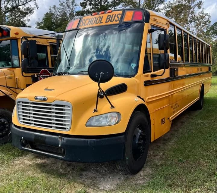 2011 Freightliner Thomas School Bus - Image 3