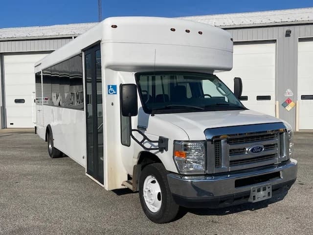 2016 Ford E-450 ADA Shuttle - Image 5