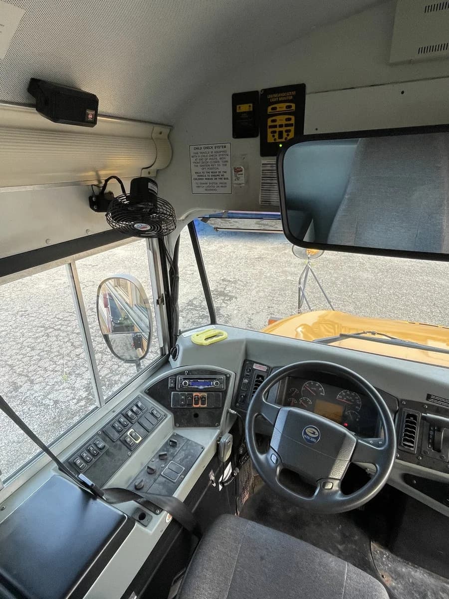 2009 Blue Bird Type C School Bus - Image 5
