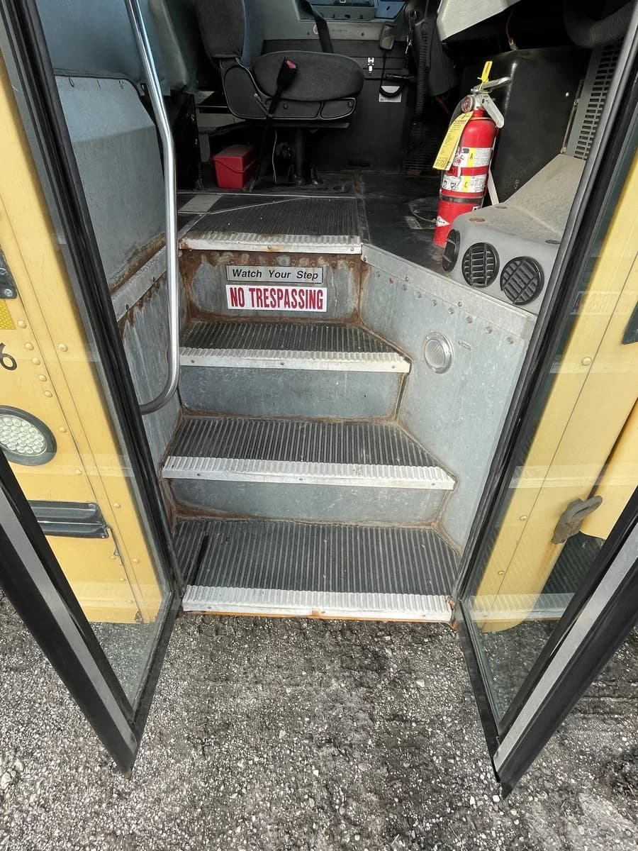 2009 Blue Bird Type C School Bus - Image 8