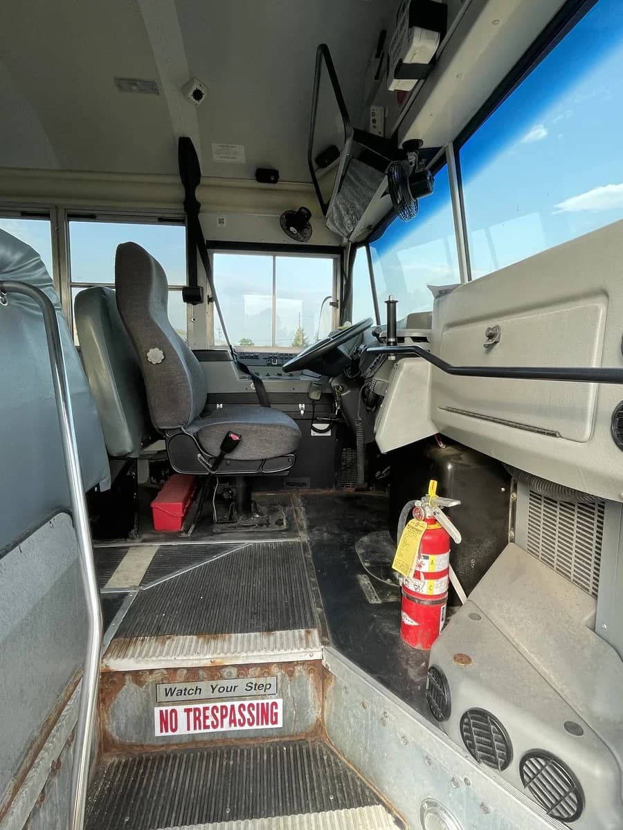 2009 Blue Bird Type C School Bus - Image 9