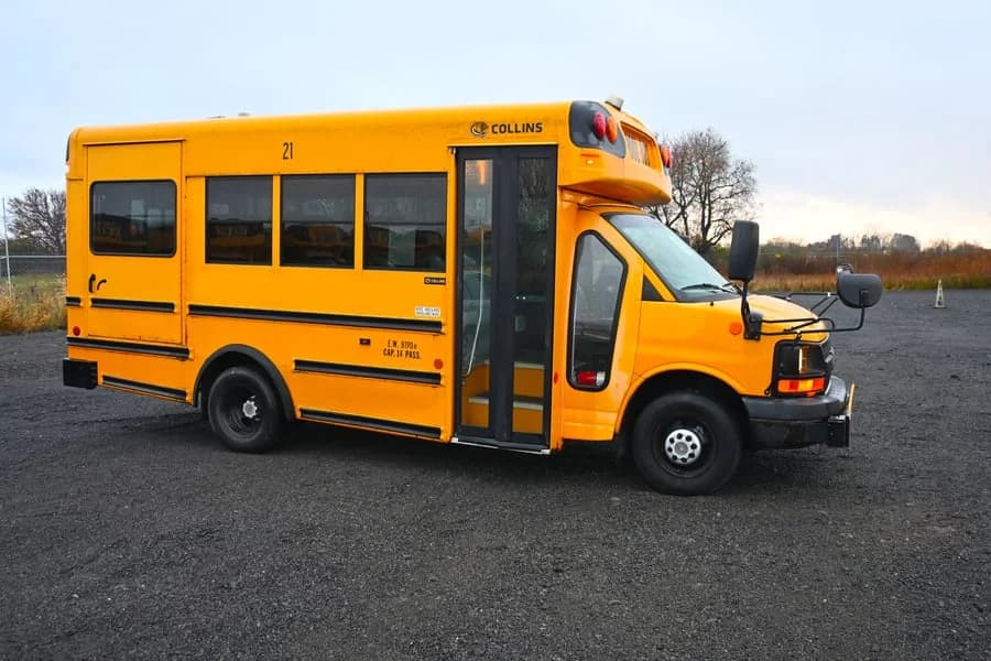 2009 Chevrolet Express Cutaway School Bus - Image 1
