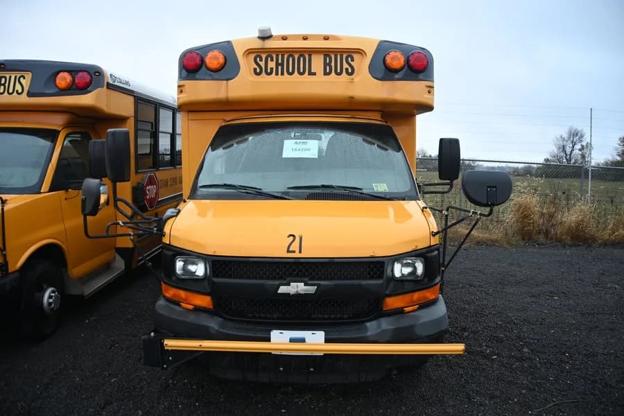 2009 Chevrolet Express Cutaway School Bus - Image 4