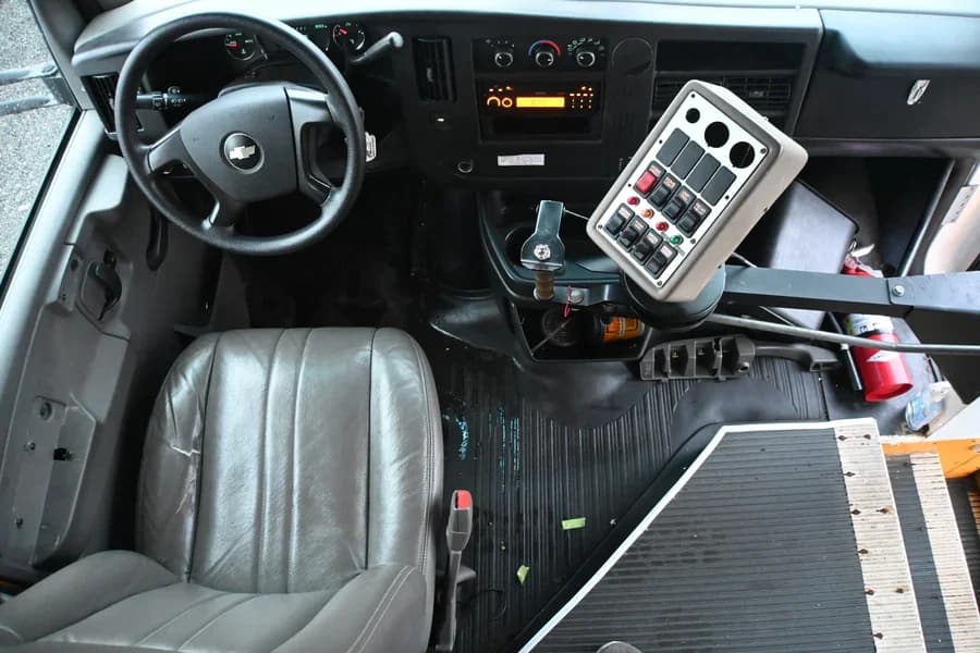 2009 Chevrolet Express Cutaway School Bus - Image 7
