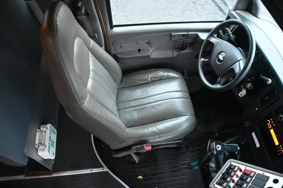 2009 Chevrolet Express Cutaway School Bus - Image 8