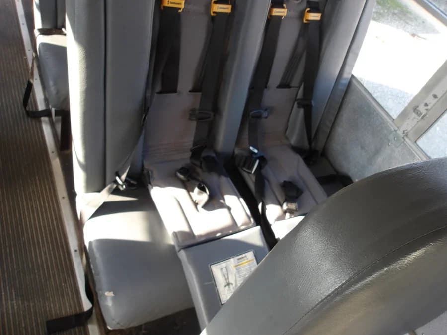 2009 GMC Thomas School Bus - Image 4
