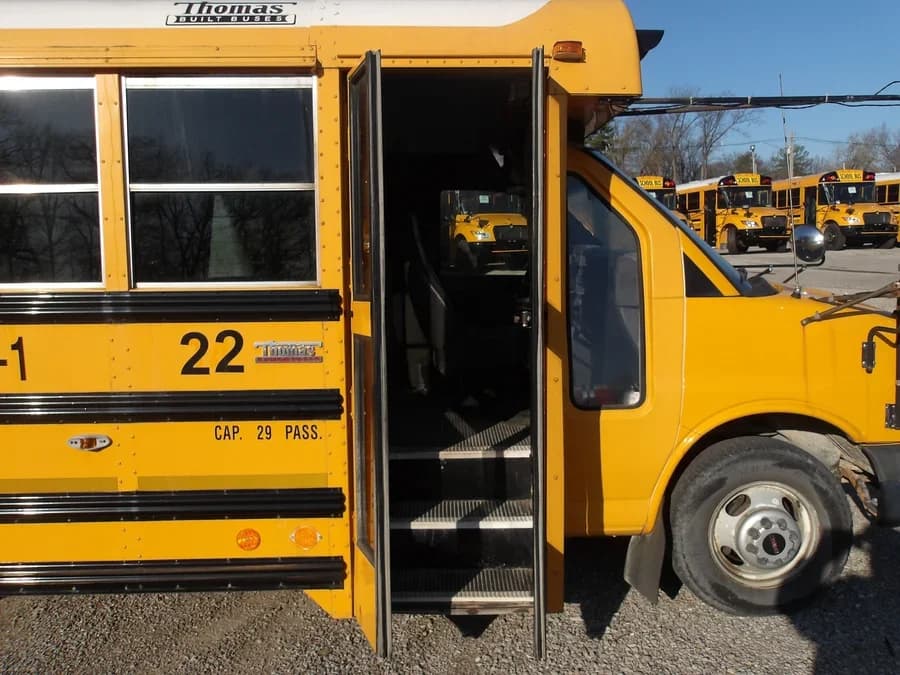 2009 GMC Thomas School Bus - Image 8