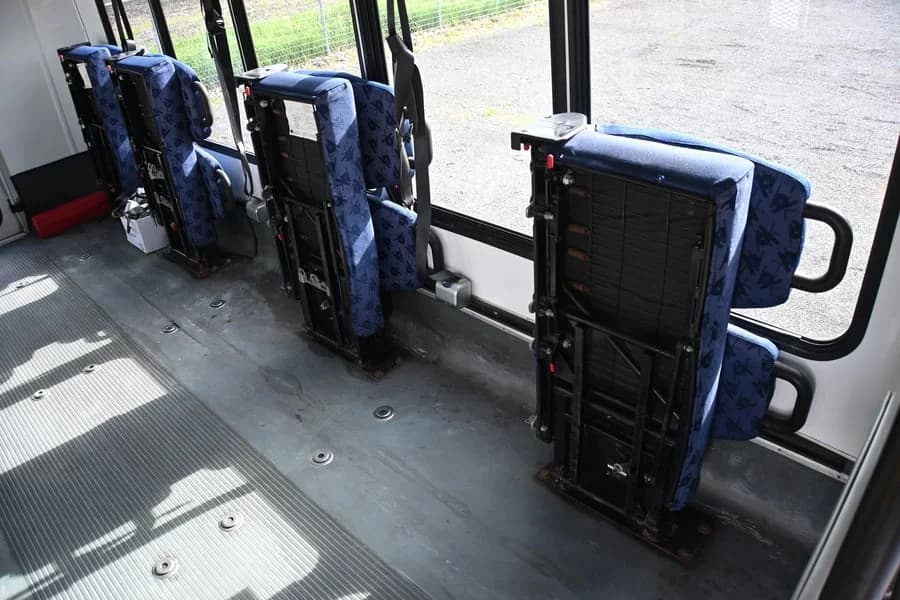 2011 Ford E450 Starcraft Shuttle Bus - Image 12