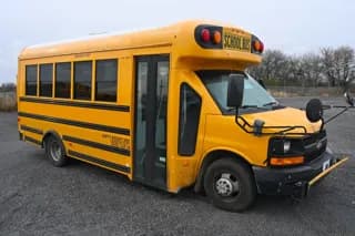 2012 Chevrolet Starcraft bus
