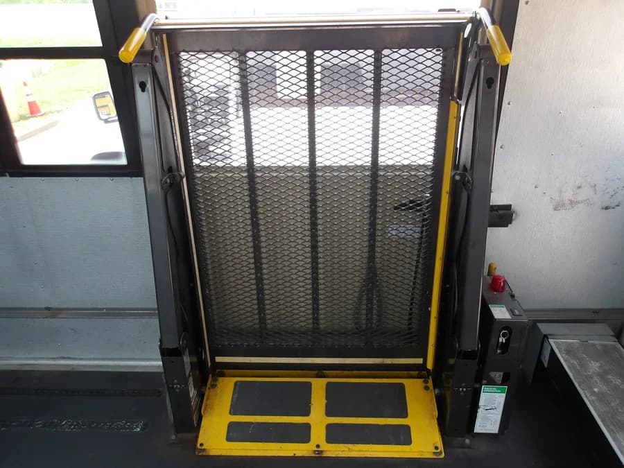 2012 Freightliner Thomas School Bus - Image 11