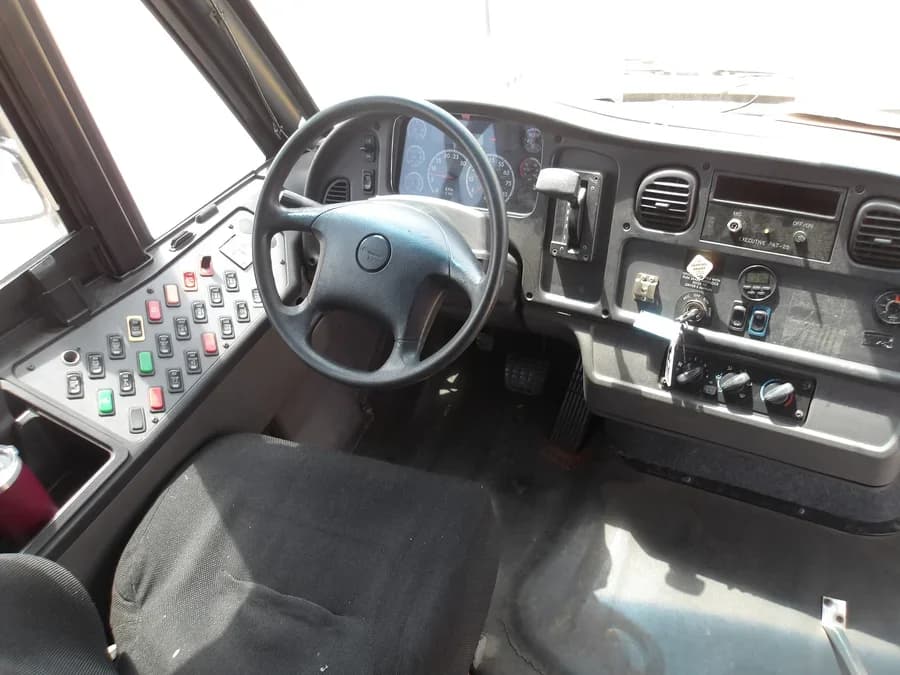 2012 Freightliner Thomas School Bus - Image 9