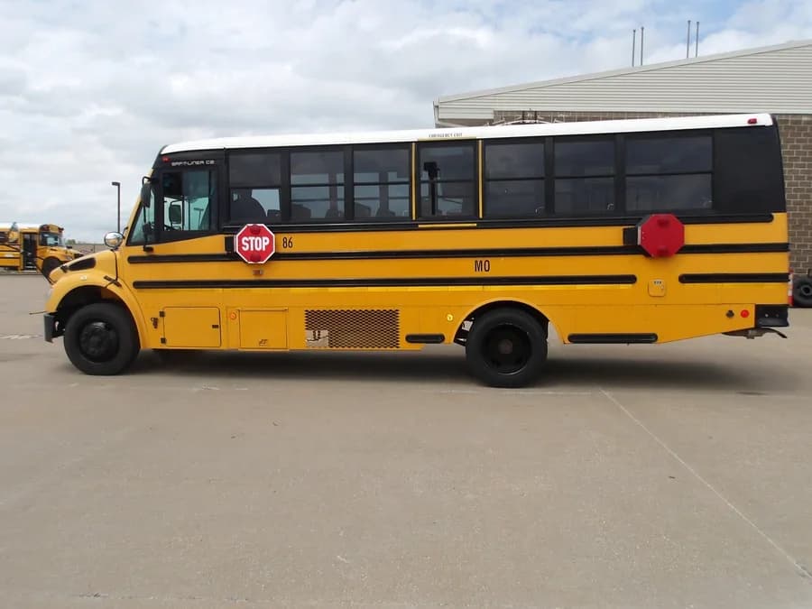 2012 Freightliner Thomas ADA School Bus - Image 3