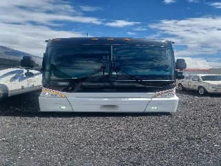 2016 Motor Coach Industries J4500 bus