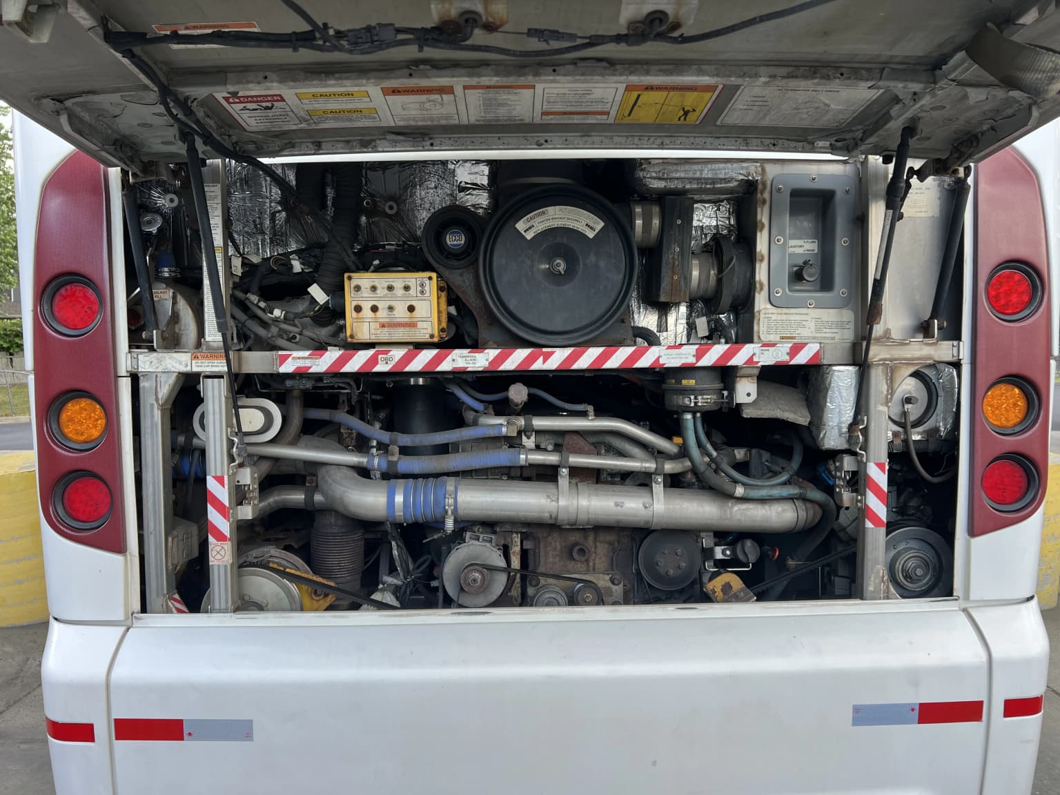 2016 MCI J4500 Mci - Image 11