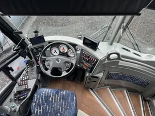 2016 Motor Coach Industries J4500 bus