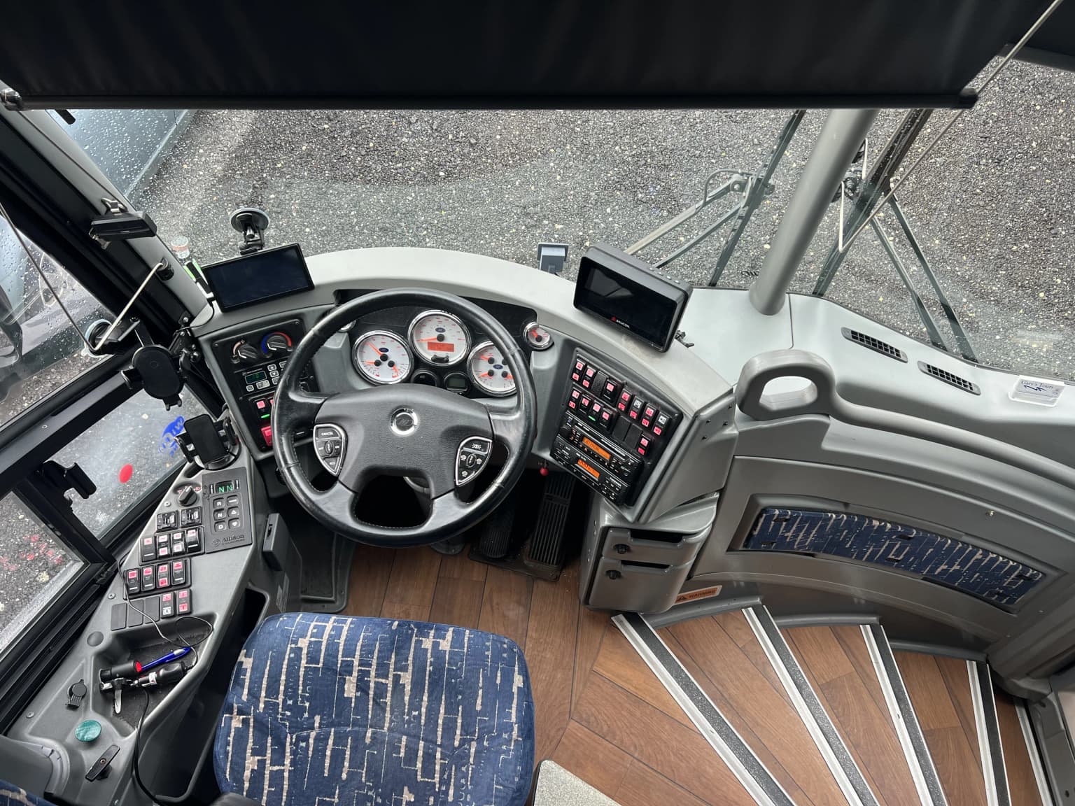 2016 MCI J4500 Mci - Image 5