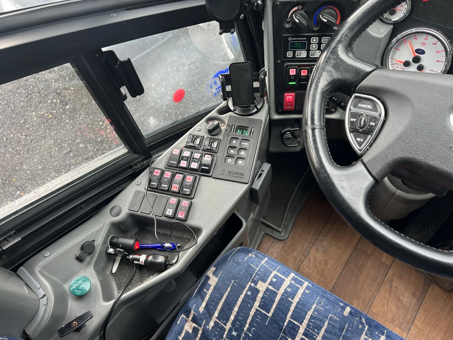 2016 MCI J4500 Mci - Image 8
