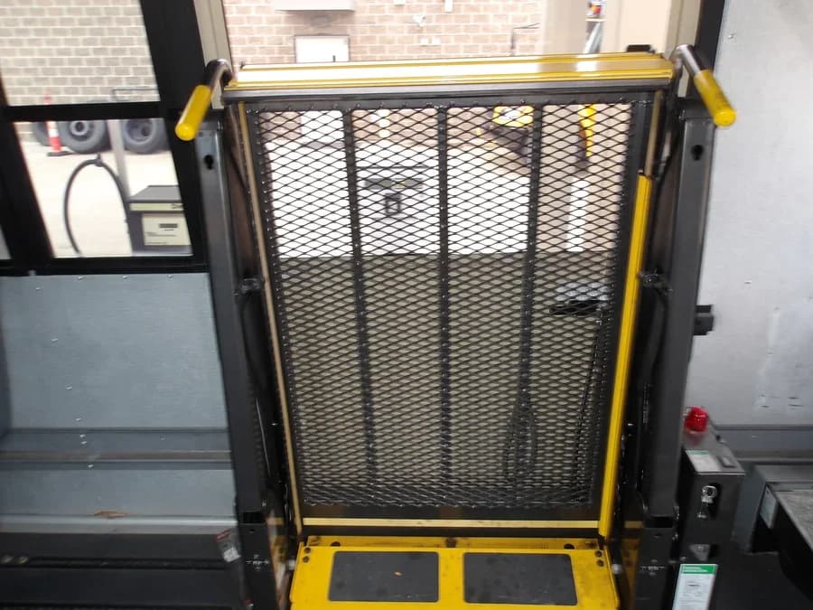 2013 Freightliner Thomas ADA School Bus - Image 11