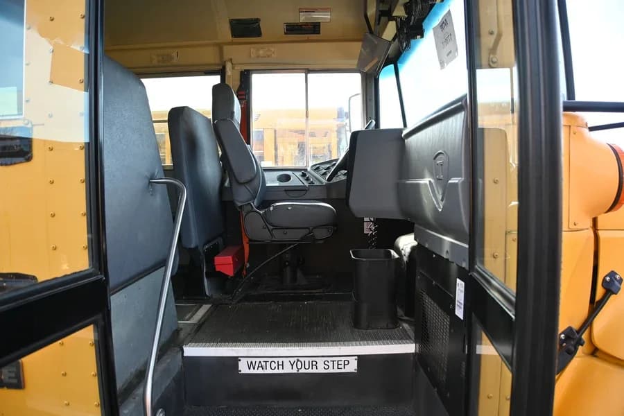 2016 IC CE School Bus - Image 8