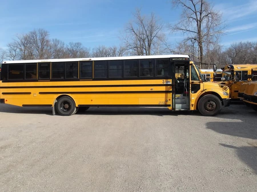 2016 Freightliner Thomas School Bus - Image 3