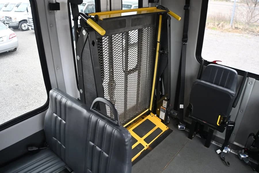 2016 Ford Starcraft Shuttle Bus - Image 11