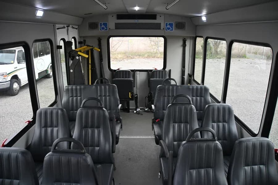 2016 Ford Starcraft Shuttle Bus - Image 5