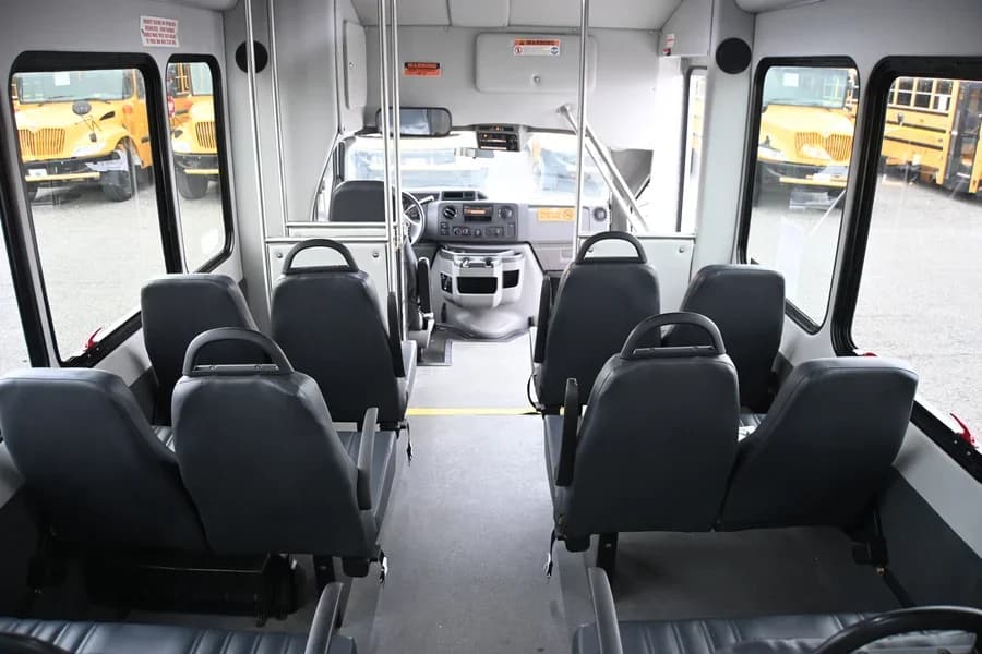 2016 Ford Starcraft Shuttle Bus - Image 6