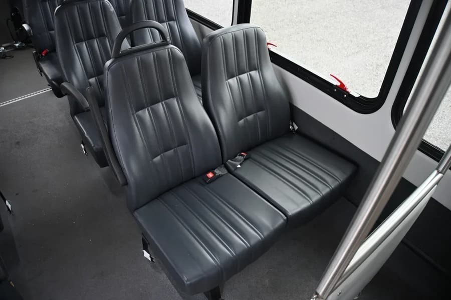 2016 Ford Starcraft Shuttle Bus - Image 9