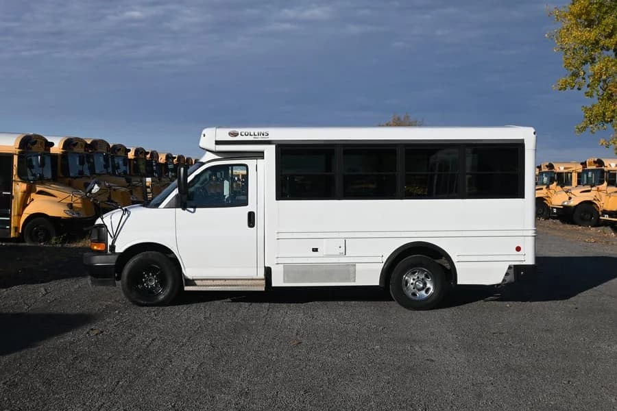 2017 Chevrolet Collins Shuttle Bus - Image 3
