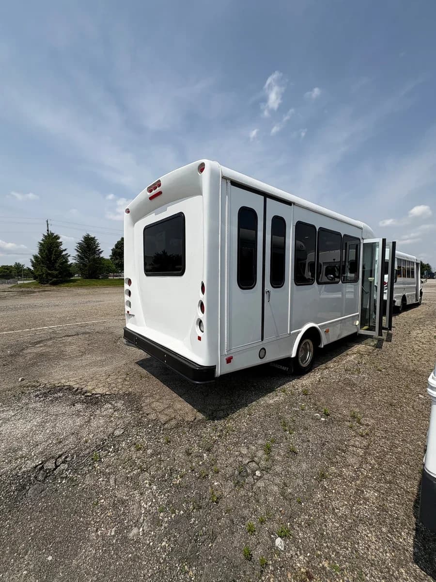 2017 Ford E350 Starcraft Shuttle Bus - Image 2