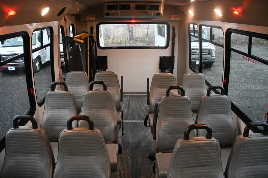 2017 Ford E450 Elkhart Shuttle Bus - Image 5