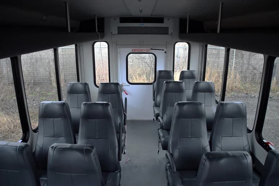 2017 Ford Starcraft Shuttle Bus - Image 5