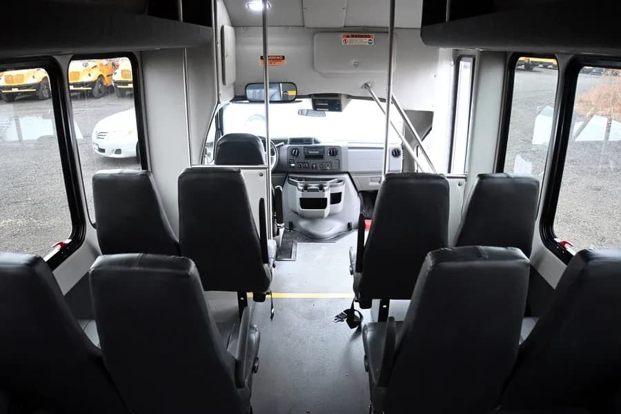 2017 Ford Starcraft Shuttle Bus - Image 6