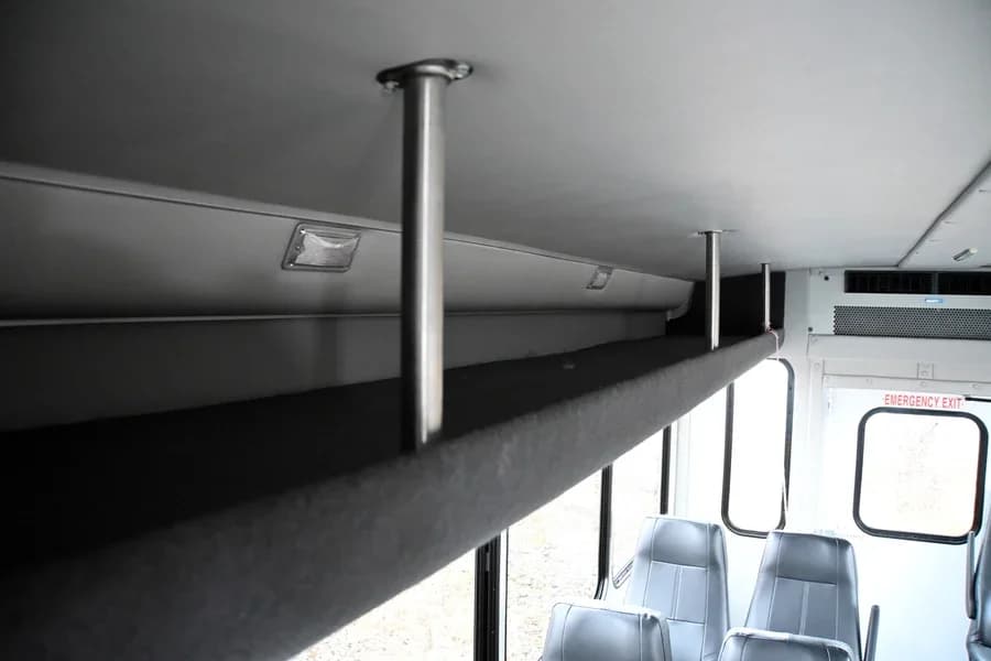 2017 Ford Starcraft Shuttle Bus - Image 9